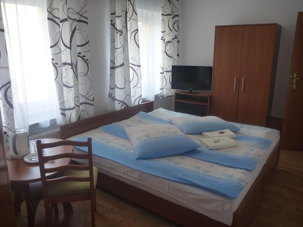 Osrodek Wypoczynkowy Nad Stawem - Holiday Resort By The Lake - Erholungsheim Am See - Prazdninovy Dum U Jezera Кудова-Здруй Екстер'єр фото